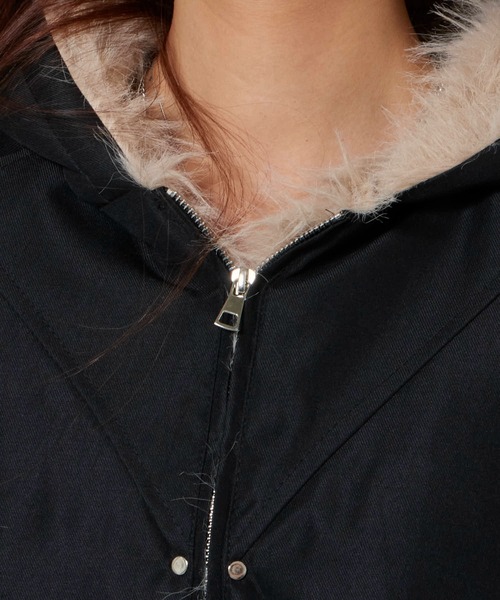 Chick（チック）の「Faux Fur Padded Jacket / 中綿入り マウンテンカービング ワークジャケット（ダウンジャケット/コート・レディース・ブラック/ライトグレー・FREE）」の5枚目の写真