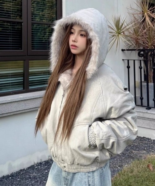 Chick（チック）の「Faux Fur Padded Jacket / 中綿入り マウンテンカービング ワークジャケット（ダウンジャケット/コート・レディース・ブラック/ライトグレー・FREE）」の16枚目の写真