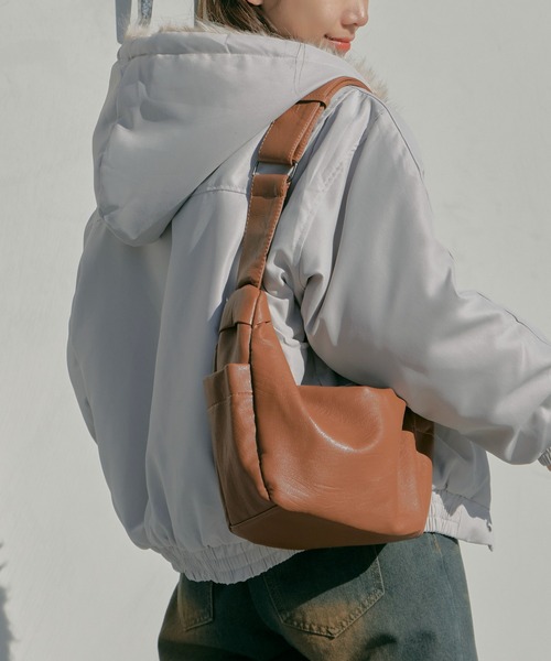 Chick（チック）の「Faux Fur Padded Jacket / 中綿入り マウンテンカービング ワークジャケット（ダウンジャケット/コート・レディース・ブラック/ライトグレー・FREE）」の17枚目の写真