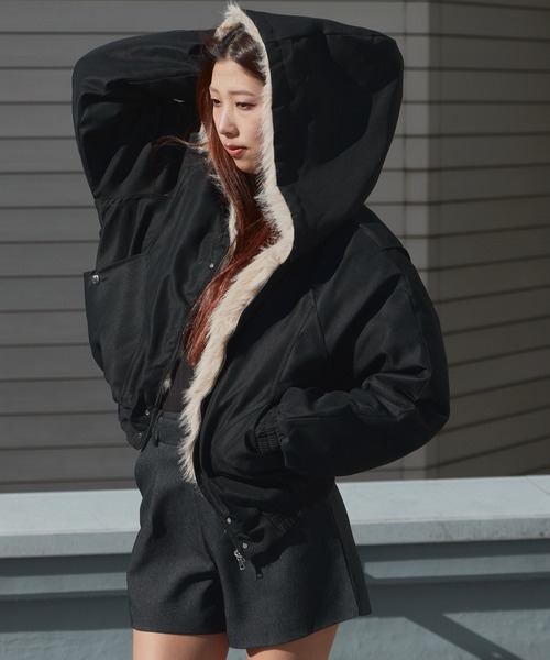 Chick（チック）の「Faux Fur Padded Jacket / 中綿入り マウンテンカービング ワークジャケット（ダウンジャケット/コート・レディース・ブラック/ライトグレー・FREE）」の13枚目の写真