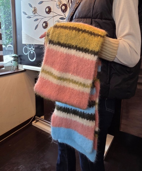 ｔｏｌｅｎｅ（トレネ）の「カラフル ブロッキングデザイン モヘアライク マフラー（マフラー・レディース・ホワイト/ピンク/ブルー・FREE）」の4枚目の写真