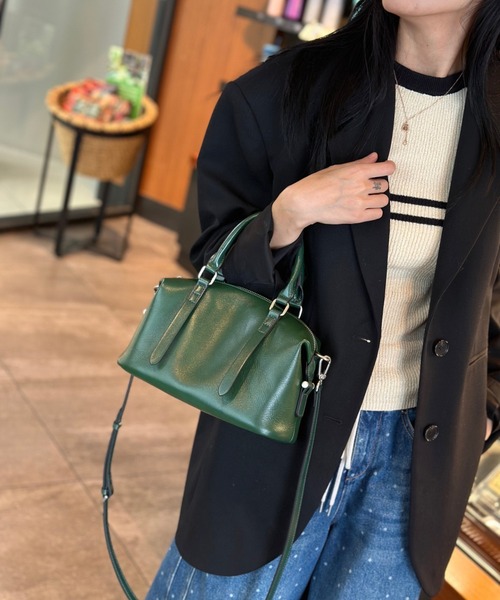 NiiNa(ニーナ)の「【 NiiNa / ニーナ 】高品質レザー2WAYミニボストンバッグ(ボストンバッグ・レディース・レッド/グリーン/ダークブラウン/ブラック・FREE)」の4枚目の写真