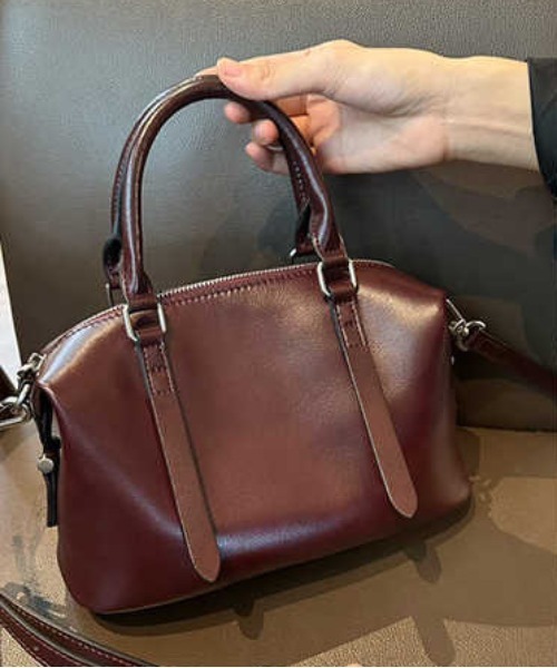 NiiNa(ニーナ)の「【 NiiNa / ニーナ 】高品質レザー2WAYミニボストンバッグ(ボストンバッグ・レディース・レッド/グリーン/ダークブラウン/ブラック・FREE)」の8枚目の写真