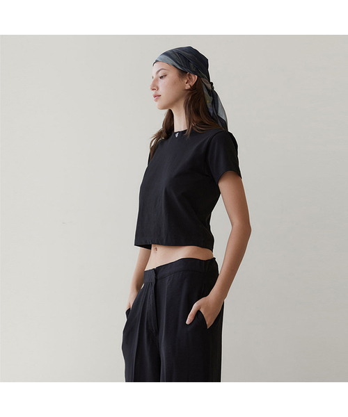 REVOIRSIS(ルヴォアシス)の「needlework crop t-shirt black(Tシャツ/カットソー・レディース・ブラック・FREE)」の1枚目の写真