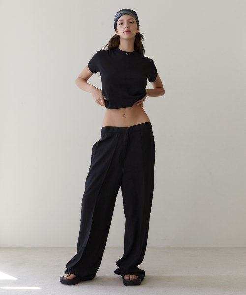 REVOIRSIS(ルヴォアシス)の「needlework crop t-shirt black(Tシャツ/カットソー・レディース・ブラック・FREE)」の4枚目の写真
