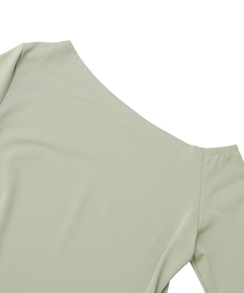 Julier Yoga and Relax（ジュリエヨガアンドリラックス）の「Julier Ecocoアシンメトリーロングスリーブプルオーバー（Tシャツ/カットソー・レディース・グレイッシュベージュ/ブラック/ホワイト/ライトカーキ・FREE）」の12枚目の写真