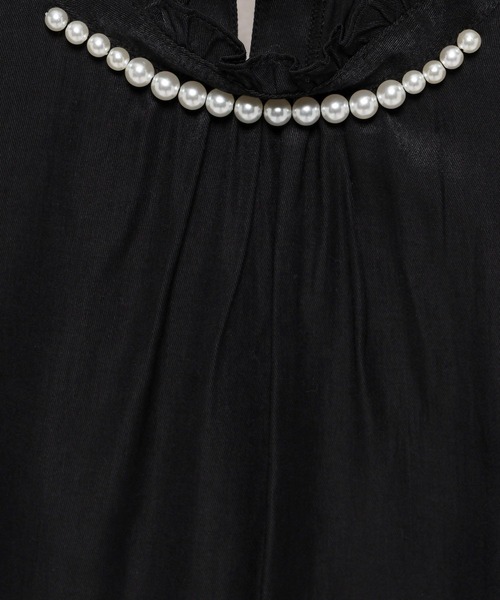 mysty woman（ミスティウーマン）の「パールツキハイネックブラウス　638056（シャツ/ブラウス・レディース・オフホワイト/グレー/ブラック・FREE）」の6枚目の写真