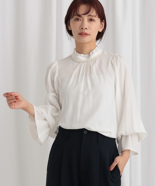 mysty woman（ミスティウーマン）の「パールツキハイネックブラウス　638056（シャツ/ブラウス・レディース・オフホワイト/グレー/ブラック・FREE）」の20枚目の写真