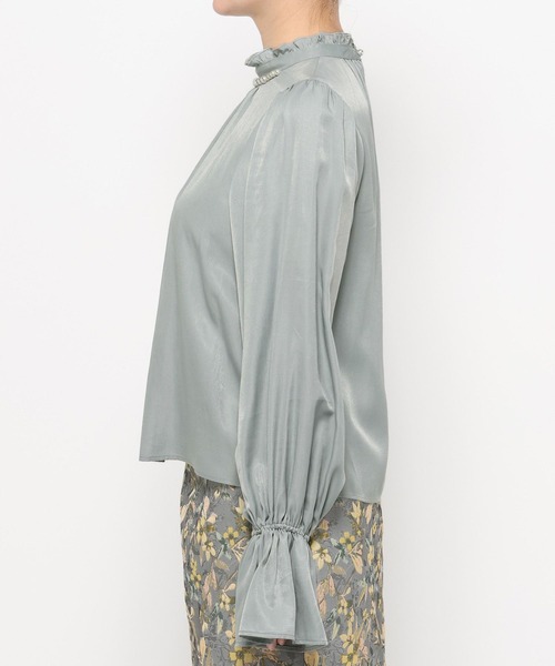 mysty woman（ミスティウーマン）の「パールツキハイネックブラウス　638056（シャツ/ブラウス・レディース・オフホワイト/グレー/ブラック・FREE）」の9枚目の写真