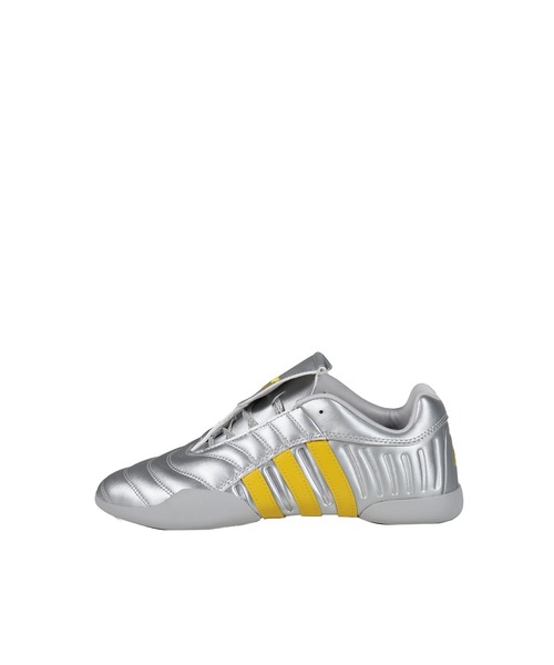 adidas(アディダス)の「MIAOU MEI ELITE(スニーカー・レディース・シルバー・24cm)」の1枚目の写真