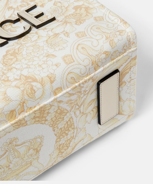 VERSACE(ヴェルサーチ)の「ラ メドゥーサ プリント スモール キャンバス トート(トートバッグ・レディース・ライトピンク/ホワイト×ゴールド・ONE SIZE)」の3枚目の写真