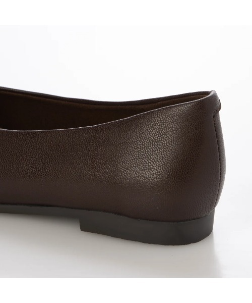 ing(イング)の「【WEB限定】スクエアトゥフラットシューズ(バレエシューズ・レディース・イエロー/ダークブラウン/ブラック/アイボリー・24.5cm/24cm/23.5cm/23cm/22.5cm)」の21枚目の写真