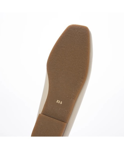 ing(イング)の「【WEB限定】スクエアトゥフラットシューズ(バレエシューズ・レディース・イエロー/ダークブラウン/ブラック/アイボリー・24.5cm/24cm/23.5cm/23cm/22.5cm)」の8枚目の写真