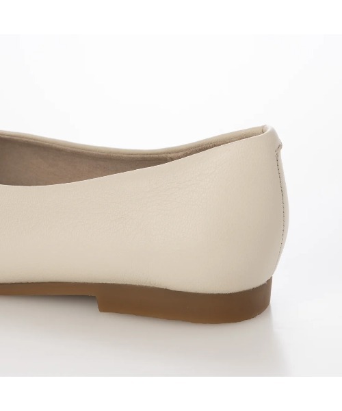 ing(イング)の「【WEB限定】スクエアトゥフラットシューズ(バレエシューズ・レディース・イエロー/ダークブラウン/ブラック/アイボリー・24.5cm/24cm/23.5cm/23cm/22.5cm)」の9枚目の写真