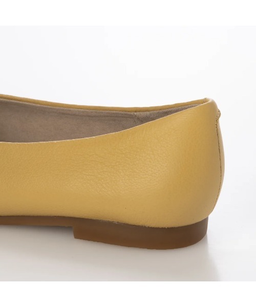 ing(イング)の「【WEB限定】スクエアトゥフラットシューズ(バレエシューズ・レディース・イエロー/ダークブラウン/ブラック/アイボリー・24.5cm/24cm/23.5cm/23cm/22.5cm)」の12枚目の写真