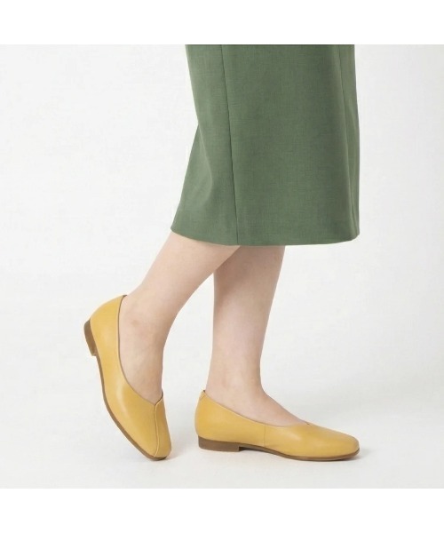 ing(イング)の「【WEB限定】スクエアトゥフラットシューズ(バレエシューズ・レディース・イエロー/ダークブラウン/ブラック/アイボリー・24.5cm/24cm/23.5cm/23cm/22.5cm)」の16枚目の写真