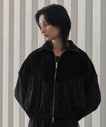 320SHOWROOM（320ショールーム）の「Velvet Yoke Satin Shirring Zip-Up Black（ナイロンジャケット）」