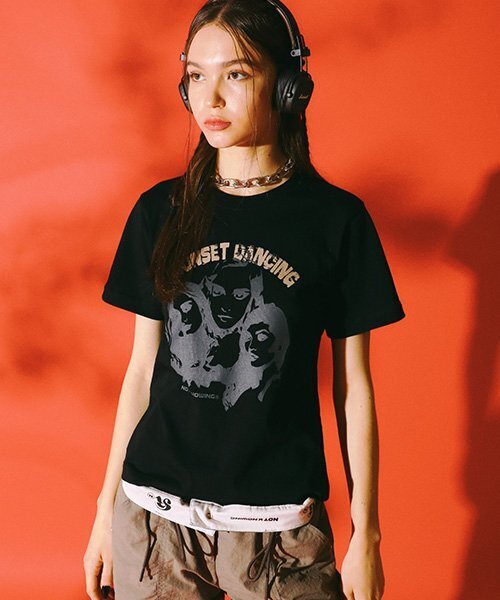 NOT KNOWING（ノットノーイング）の「Sunset Dancing T-SHIRT (BLACK)（Tシャツ/カットソー・レディース・その他・ONE SIZE）」の2枚目の写真