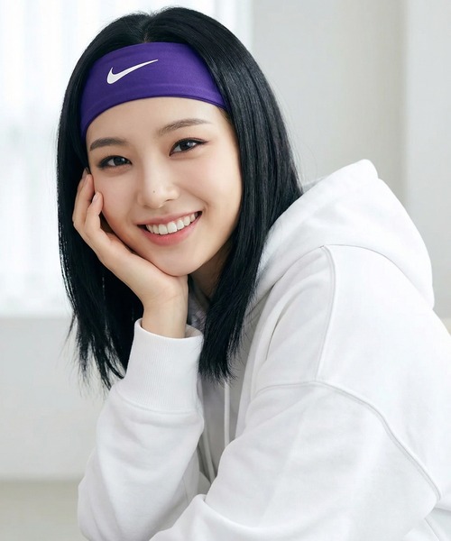 NIKE（ナイキ）の「【NIKE/ナイキ 】ナイキ Dri-Fit フューリー クラシック ヘッドバンド（ヘアバンド・メンズ・ライトブルー/ブルー/ピンク/ホワイト/ブラック/オレンジ/ネイビー/パープル/レッド・FREE）」の6枚目の写真
