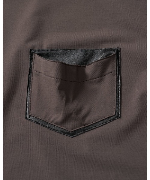 wjk（ダヴルジェイケイ）の「drawstring leather pocket S/S（Tシャツ/カットソー・メンズ・チャコールグレー/ブラック/ライトベージュ・SMALL/MEDIUM/LARGE/X-LARGE）」の9枚目の写真