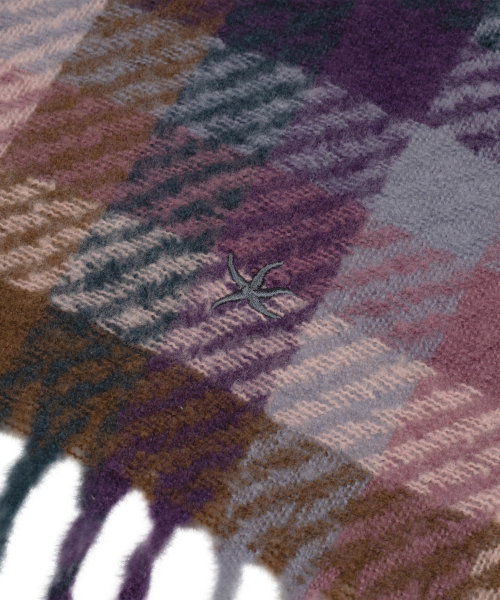 THECOLDESTMOMENT（ザコールデストモーメント）の「TCM mini logo check heavy muffler (purple/pink)（マフラー・レディース・その他・ONE SIZE）」の4枚目の写真