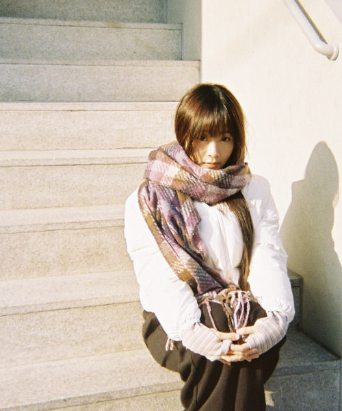 THECOLDESTMOMENT（ザコールデストモーメント）の「TCM mini logo check heavy muffler (purple/pink)（マフラー・レディース・その他・ONE SIZE）」の7枚目の写真