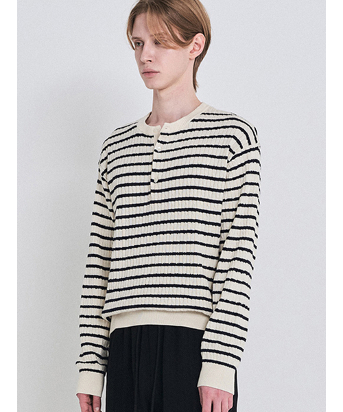 CABLE STRIPE Henley Neck Knit — вязаная футболка в цвете ivory