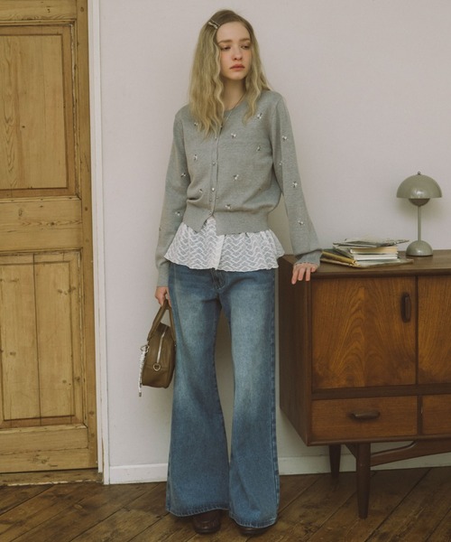 archives（アルシーヴ）の「【アンチピリング】小花柄刺繍ニットカーディガン（カーディガン/ボレロ・レディース・アイボリー/グレー/ネイビー・MEDIUM）」の8枚目の写真