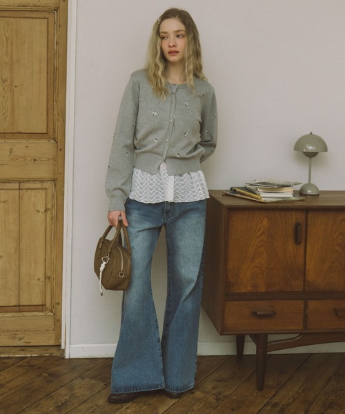 archives（アルシーヴ）の「【アンチピリング】小花柄刺繍ニットカーディガン（カーディガン/ボレロ・レディース・アイボリー/グレー/ネイビー・MEDIUM）」の11枚目の写真