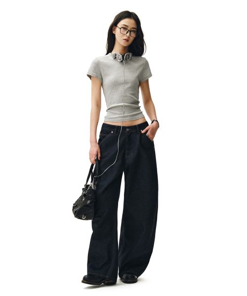 DECET WOMEN(デケット ウーマン)の「Cinchback Barrel Wide Leg Jeans DCWPT022CPINDIGO(デニムパンツ・レディース・その他・X-SMALL/SMALL/MEDIUM/LARGE)」の5枚目の写真