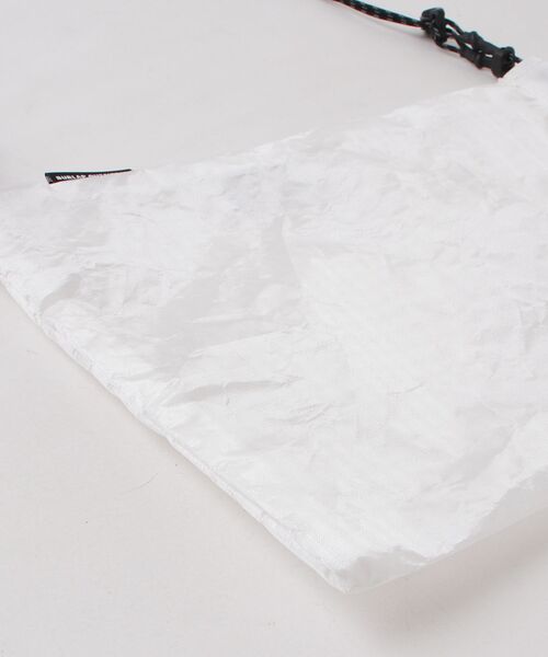 BURLAP OUTFITTER（バーラップアウトフィッター）の「BURLAP OUTFITTER - CS MINI SHOPPER BAG（ボディバッグ/ウエストポーチ・メンズ・ホワイト・ONE SIZE）」の3枚目の写真