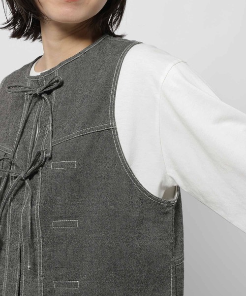 niko and...(ニコアンド)の「アソートフロントリボンベスト(ベスト・レディース・アイボリー/インディゴブルー/カーキ/ブラック・LARGE/MEDIUM)」の19枚目の写真