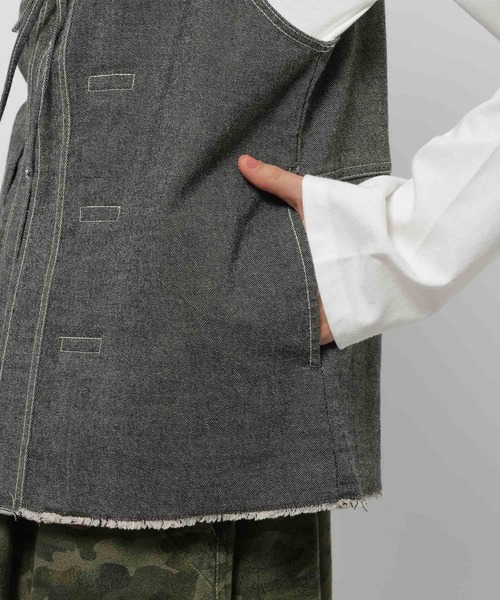 niko and...(ニコアンド)の「アソートフロントリボンベスト(ベスト・レディース・アイボリー/インディゴブルー/カーキ/ブラック・LARGE/MEDIUM)」の21枚目の写真