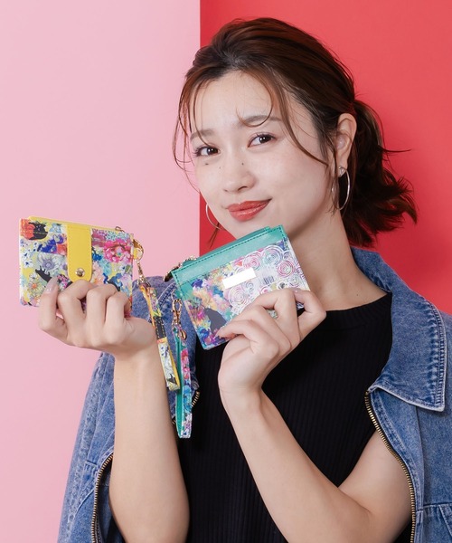 ScoLar（スカラー）の「SC80-10：黒ネコ×スカラーちゃん 花柄フラグメントケース（パスケース・レディース・グリーン/イエロー・FREE）」の3枚目の写真