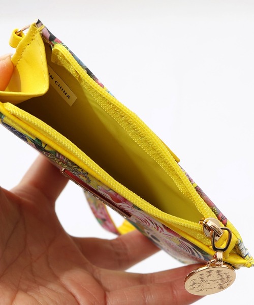 ScoLar（スカラー）の「SC80-10：黒ネコ×スカラーちゃん 花柄フラグメントケース（パスケース・レディース・グリーン/イエロー・FREE）」の17枚目の写真