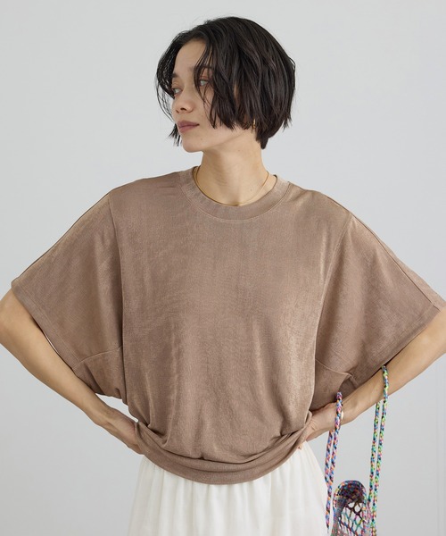SALON adam et rope'(サロン アダム エ ロペ)の「【WEB限定】ジービルニュアンスTシャツ(Tシャツ/カットソー・レディース・ブラウン/ベージュ/オフホワイト・FREE)」の3枚目の写真