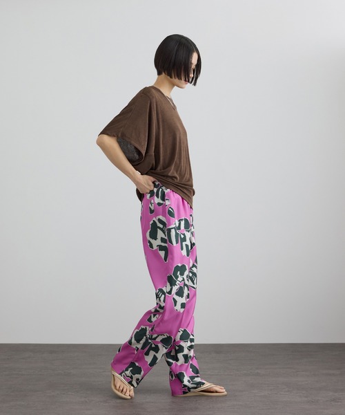 SALON adam et rope'(サロン アダム エ ロペ)の「【WEB限定】ジービルニュアンスTシャツ(Tシャツ/カットソー・レディース・ブラウン/ベージュ/オフホワイト・FREE)」の10枚目の写真
