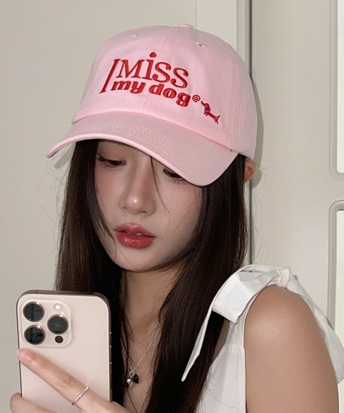 Teem Store(チームストア)の「【I MISS MY DOG】英文字刺繍キャップ 小顔効果(キャップ・レディース・ピンク/その他/ブラック/ネイビー・F)」の4枚目の写真