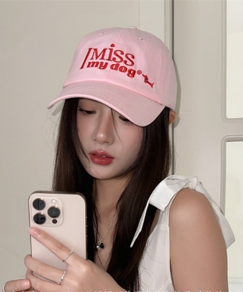 Teem Store(チームストア)の「【I MISS MY DOG】英文字刺繍キャップ 小顔効果(キャップ・レディース・ピンク/その他/ブラック/ネイビー・F)」の16枚目の写真