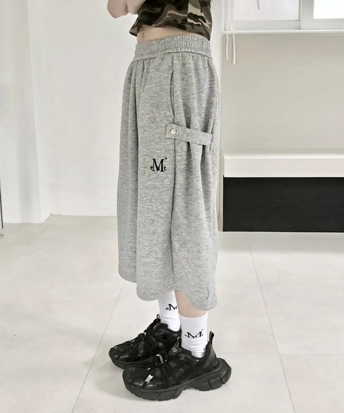 MUCENT(ムセント)の「【UNISEX】MUCENT/WEIRボタンハーフパンツ(スウェットパンツ・レディース・グレー/ブラック・FREE)」の11枚目の写真
