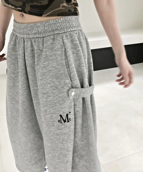 MUCENT(ムセント)の「【UNISEX】MUCENT/WEIRボタンハーフパンツ(スウェットパンツ・レディース・グレー/ブラック・FREE)」の10枚目の写真