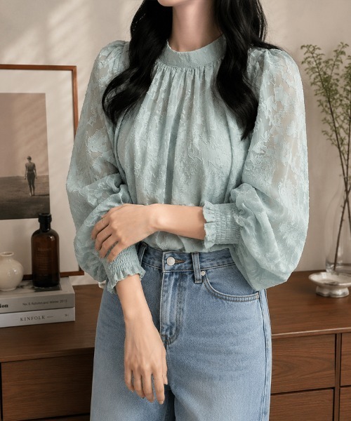 SallyLunn(サリーラン)の「フラワージャガードハイネックブラウス(シャツ/ブラウス・レディース・アイボリー/ブラック/ピンク/グレー/ブルー・MEDIUM/LARGE)」の4枚目の写真