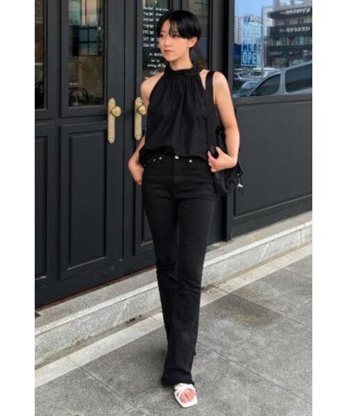 320SHOWROOM(320ショールーム)の「Shirring Halter Neck Back Button Blouse Black(シャツ/ブラウス・レディース・その他・FREE)」の4枚目の写真