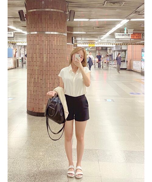 320SHOWROOM(320ショールーム)の「Shirring Halter Neck Back Button Blouse Black(シャツ/ブラウス・レディース・その他・FREE)」の6枚目の写真