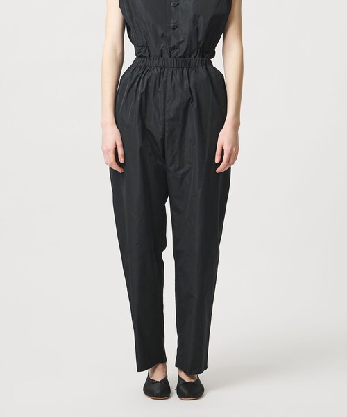 LOEFF（ロエフ）の「＜LOEFF＞グロッシー タフタ クロップド パンツ（その他パンツ・レディース・ブラック/ダークブラウン・0/1）」の8枚目の写真
