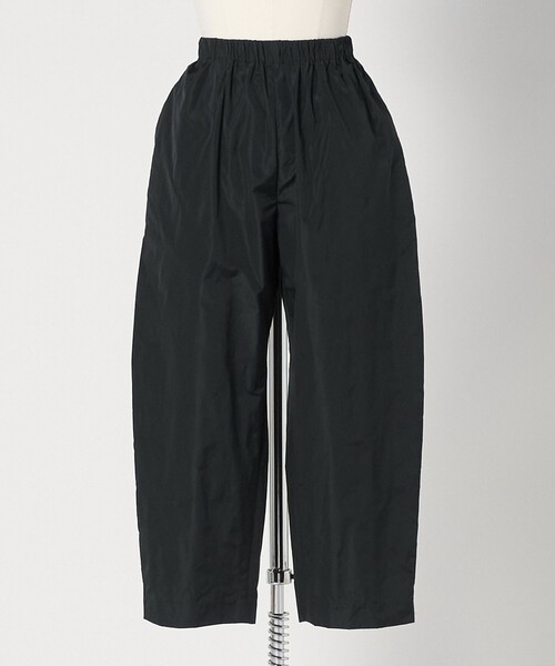 LOEFF（ロエフ）の「＜LOEFF＞グロッシー タフタ クロップド パンツ（その他パンツ・レディース・ブラック/ダークブラウン・0/1）」の12枚目の写真