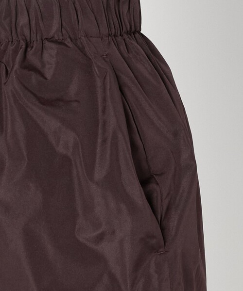 LOEFF（ロエフ）の「＜LOEFF＞グロッシー タフタ クロップド パンツ（その他パンツ・レディース・ブラック/ダークブラウン・0/1）」の16枚目の写真