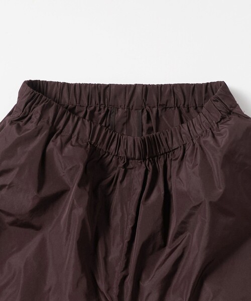 LOEFF（ロエフ）の「＜LOEFF＞グロッシー タフタ クロップド パンツ（その他パンツ・レディース・ブラック/ダークブラウン・0/1）」の17枚目の写真