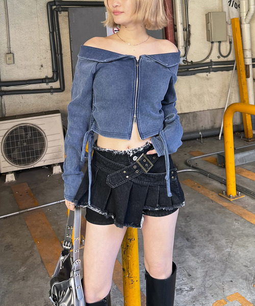 SPIRALGIRL(スパイラルガール)の「ピグメントオフショルギャザートップス(スウェット・レディース・ブルー/グレー/ブラック・FREE)」の5枚目の写真
