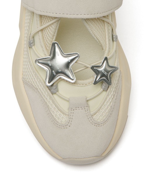 ROCKFISH WEATHERWEAR（ロックフィッシュウェザーウェア）の「[x ILLIT] BRYN VELCRO SNEAKERS V2（スニーカー・レディース・クリーム/シルバー・23.0cm/23.5cm/24.0cm/24.5cm/25.0cm）」の22枚目の写真